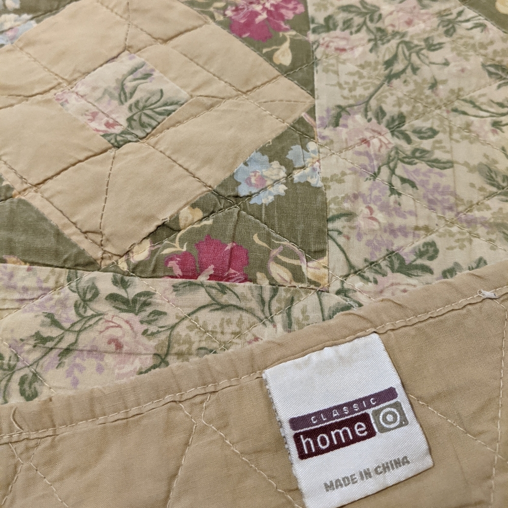 Classic Home Queen Tan Floral Quilt
